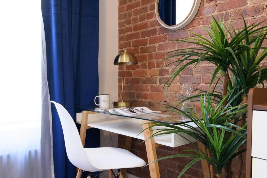 240-14 New Prime Location W&d In Unit Appartement