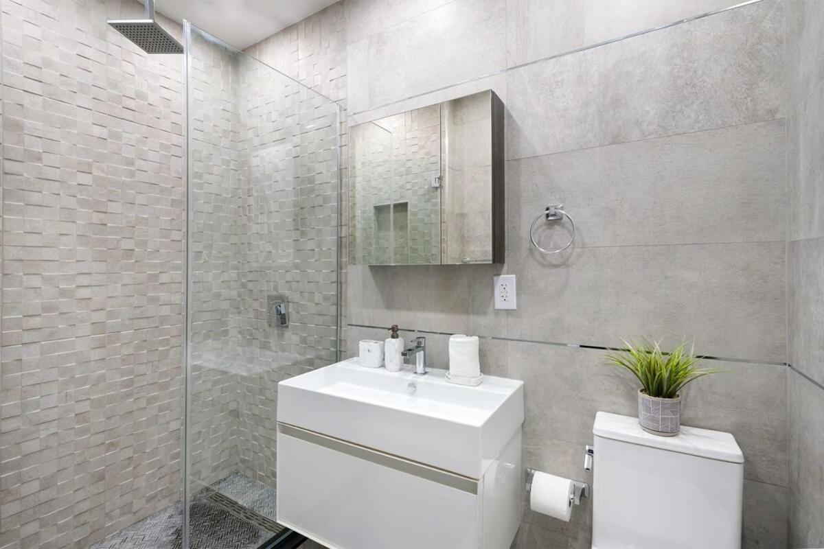 Apartment 317-2a Sleek Modern 1br Ues W&d New York