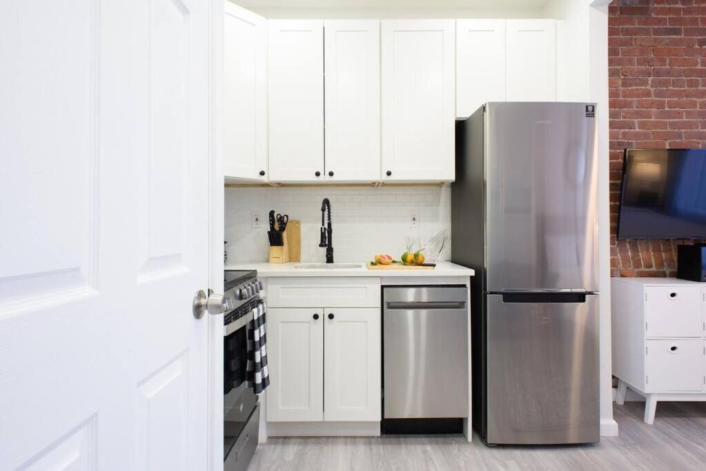 Apartment 240-5 New Prime Location W&d In Unit