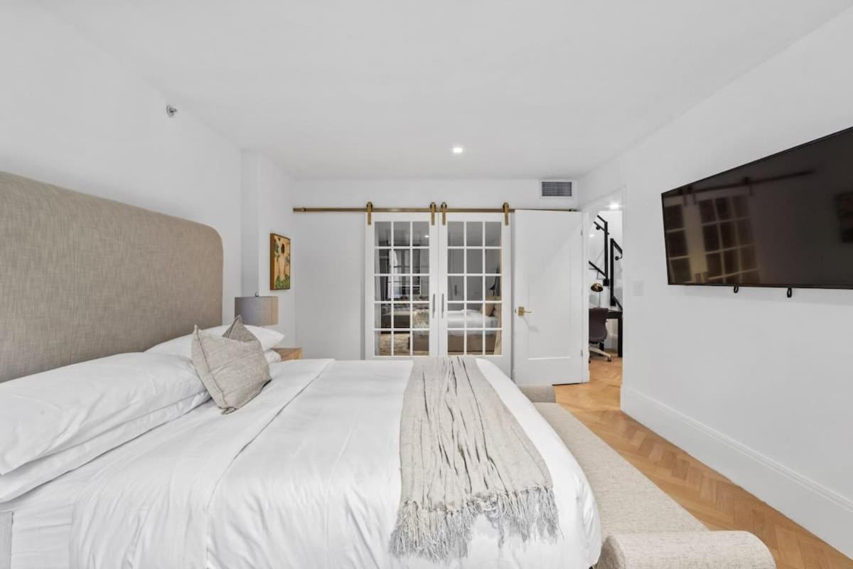 Clinton By Rove Travel 3br Duplex With Backyard New York