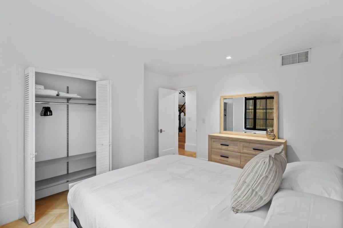 Clinton By Rove Travel 3br Duplex With Backyard Apartment