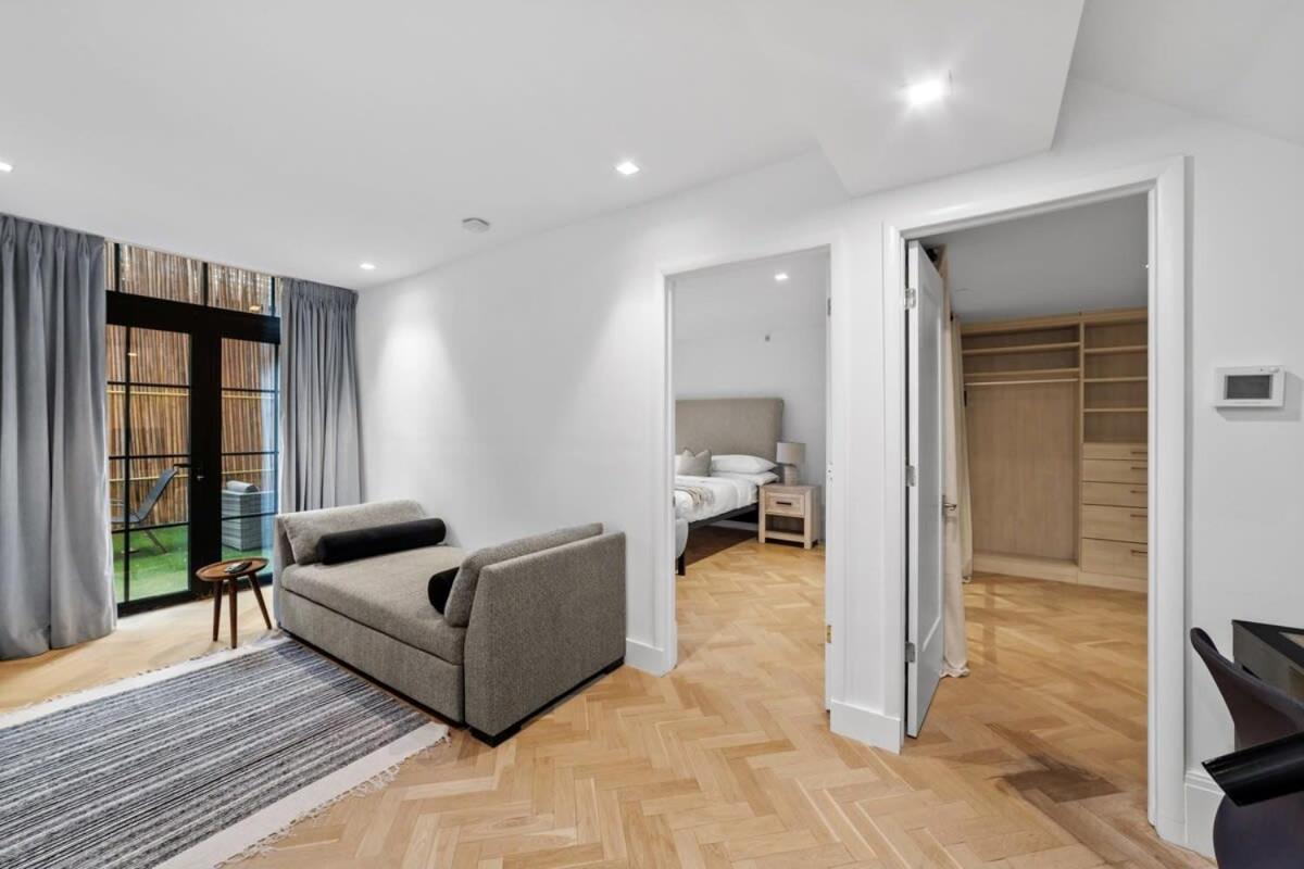 Clinton By Rove Travel 3br Duplex With Backyard New York