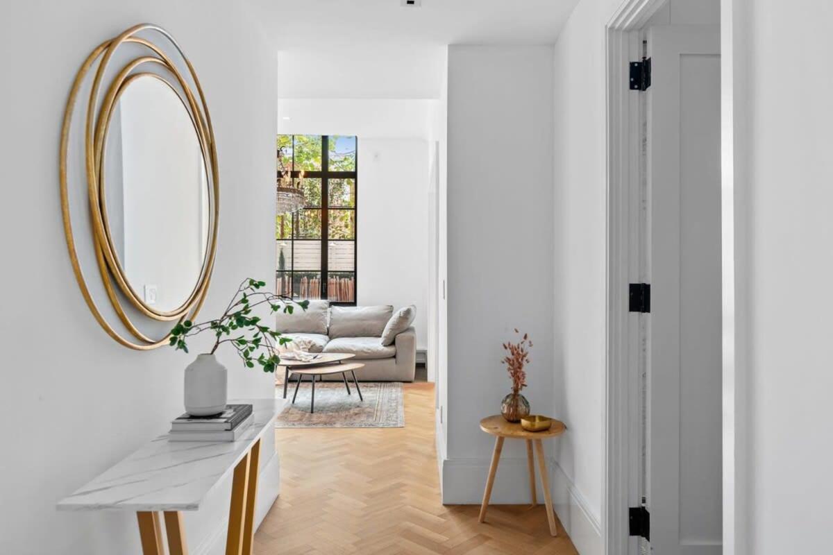 Clinton By Rove Travel 3br Duplex With Backyard