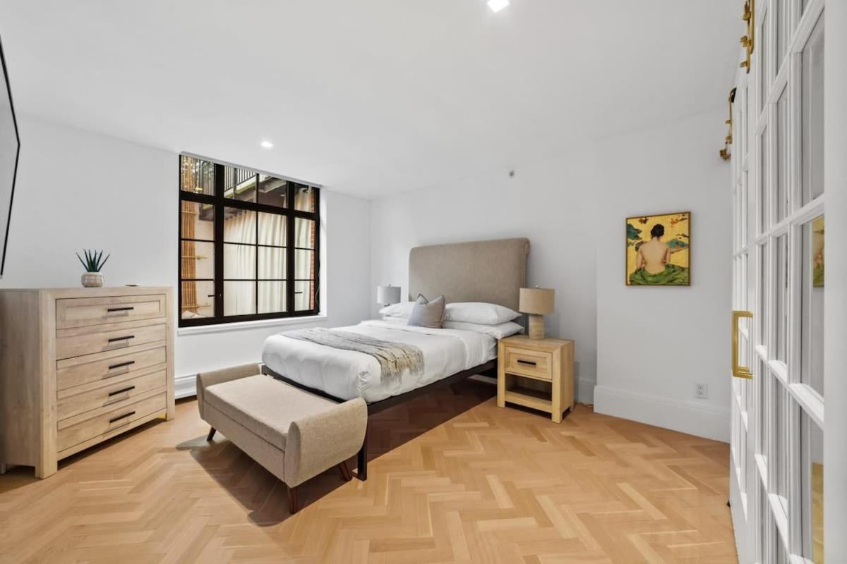 Clinton By Rove Travel 3br Duplex With Backyard *