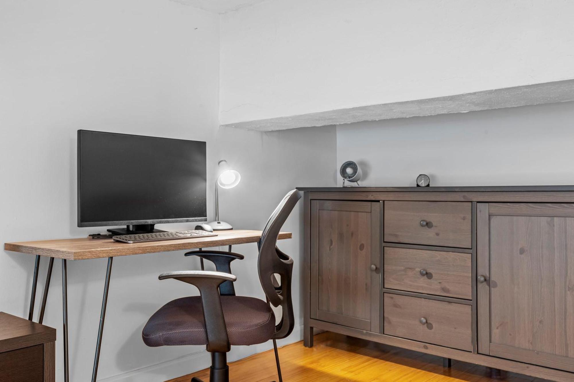 Barrow By Rove Travel 1br Loft With Shared Roof *