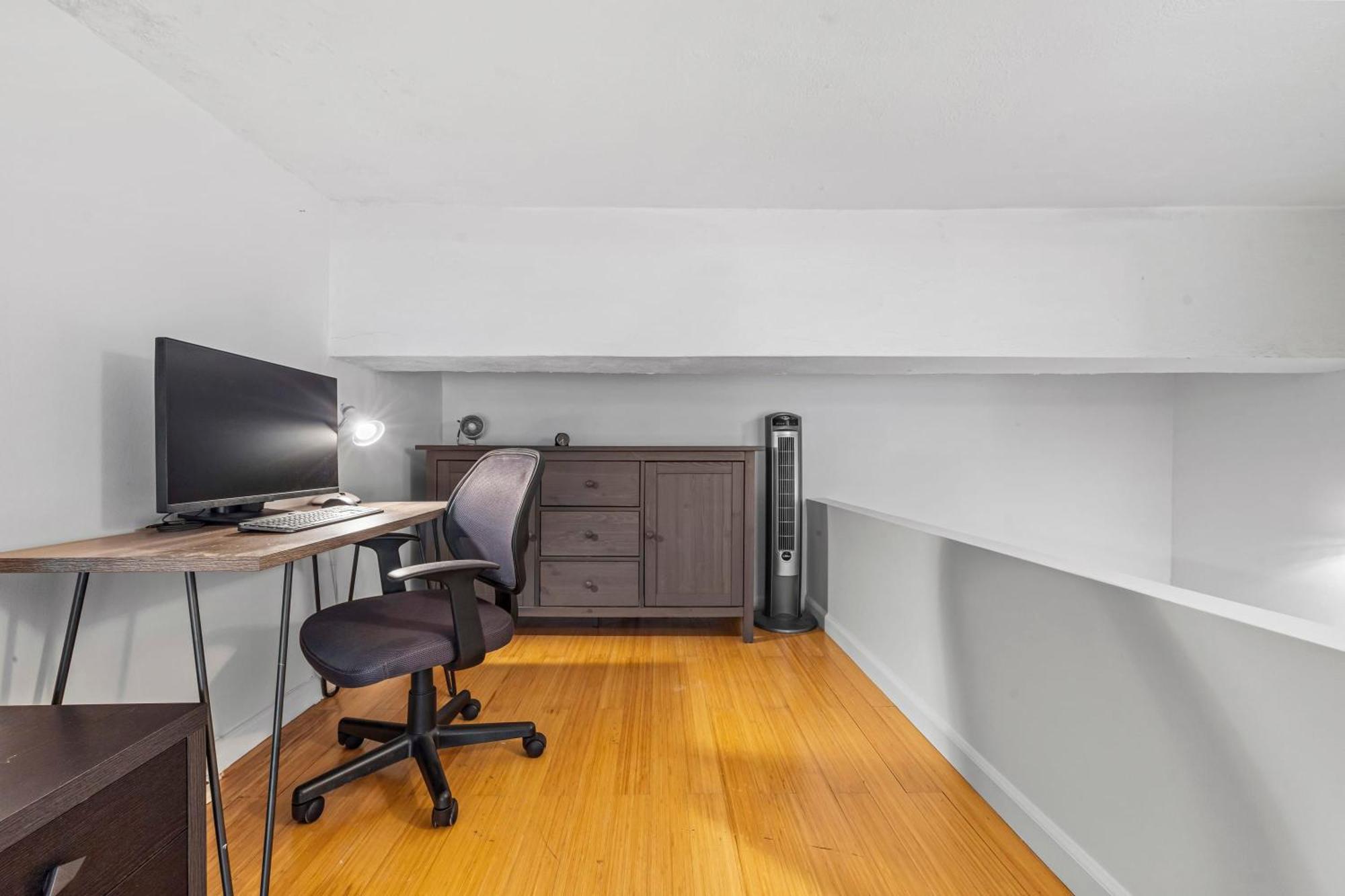 Apartment Barrow By Rove Travel 1br Loft With Shared Roof