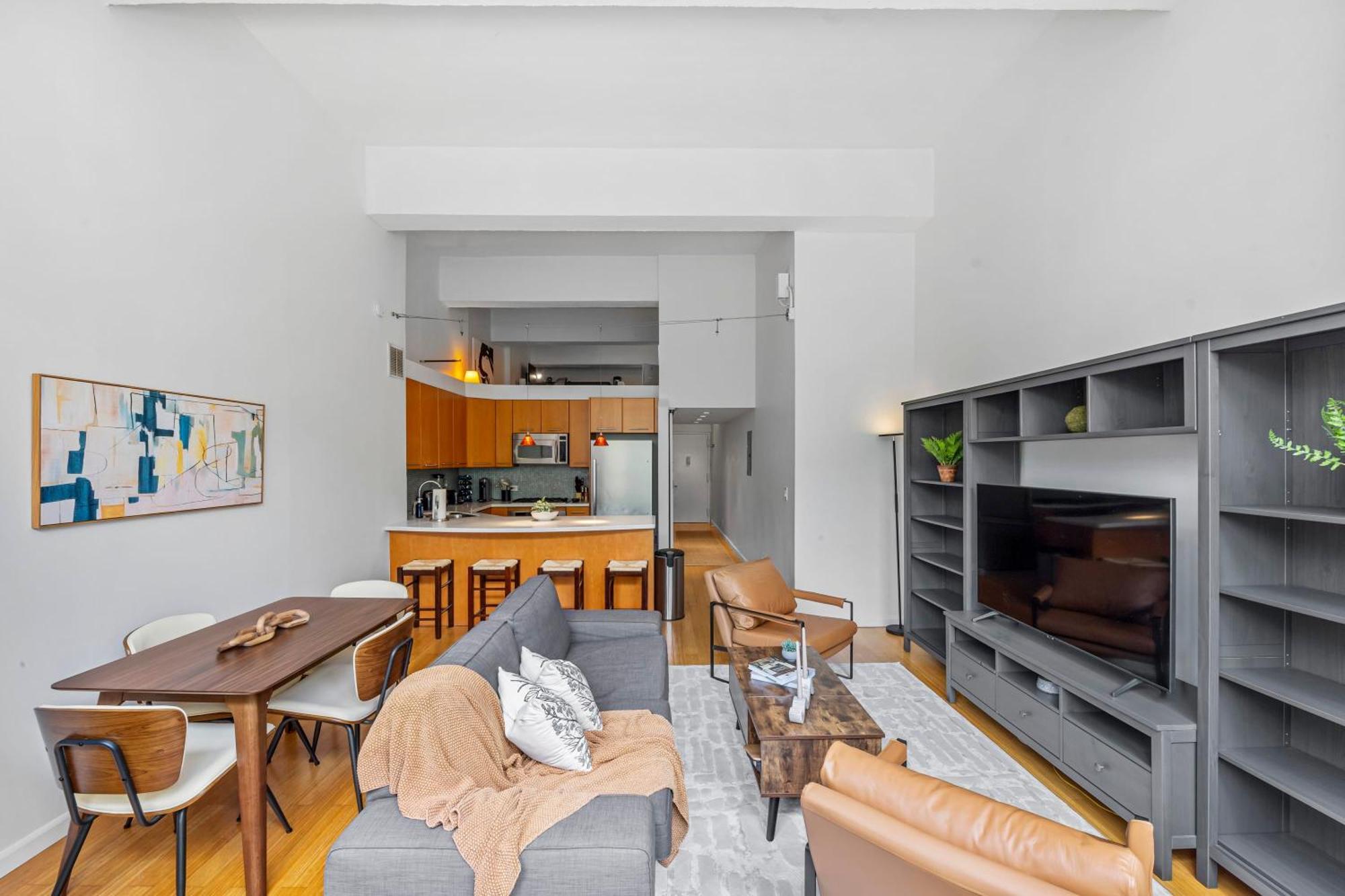 Barrow By Rove Travel 1br Loft With Shared Roof New York