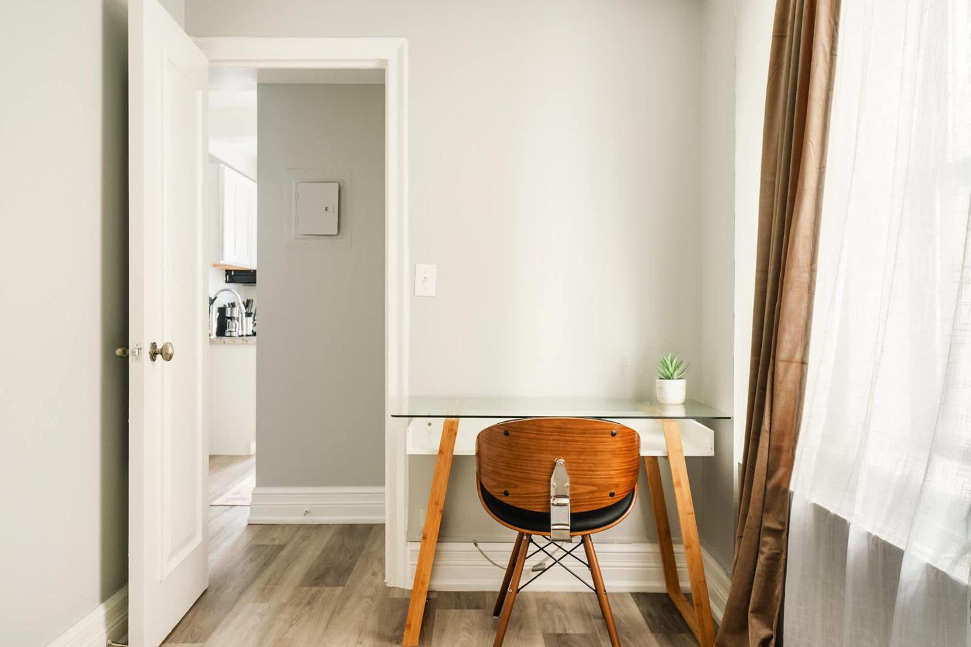 73-508 New 1br 1bth Uws Doorman Gym Appartement
