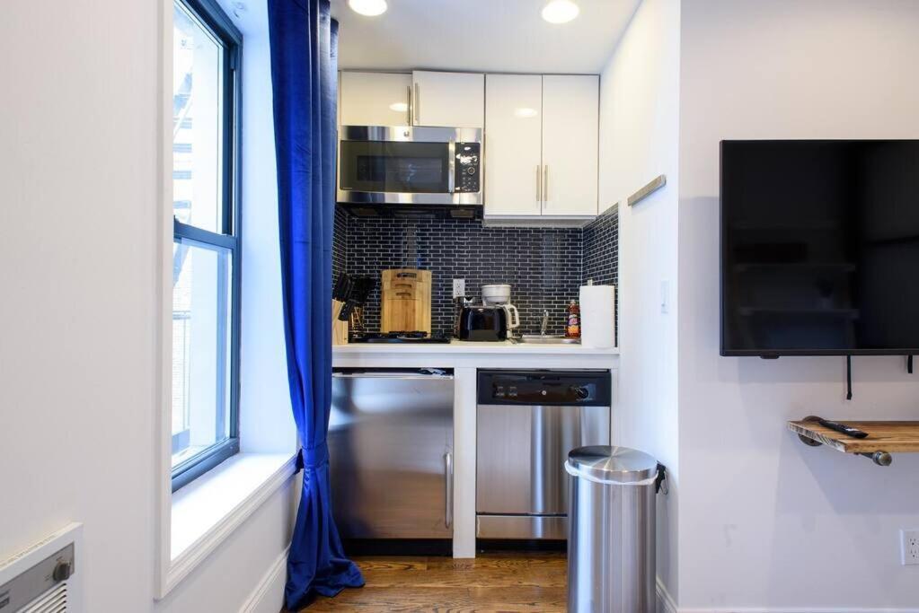 69-5a Celebrate The Season Modern Lower East Side 1br Appartement
