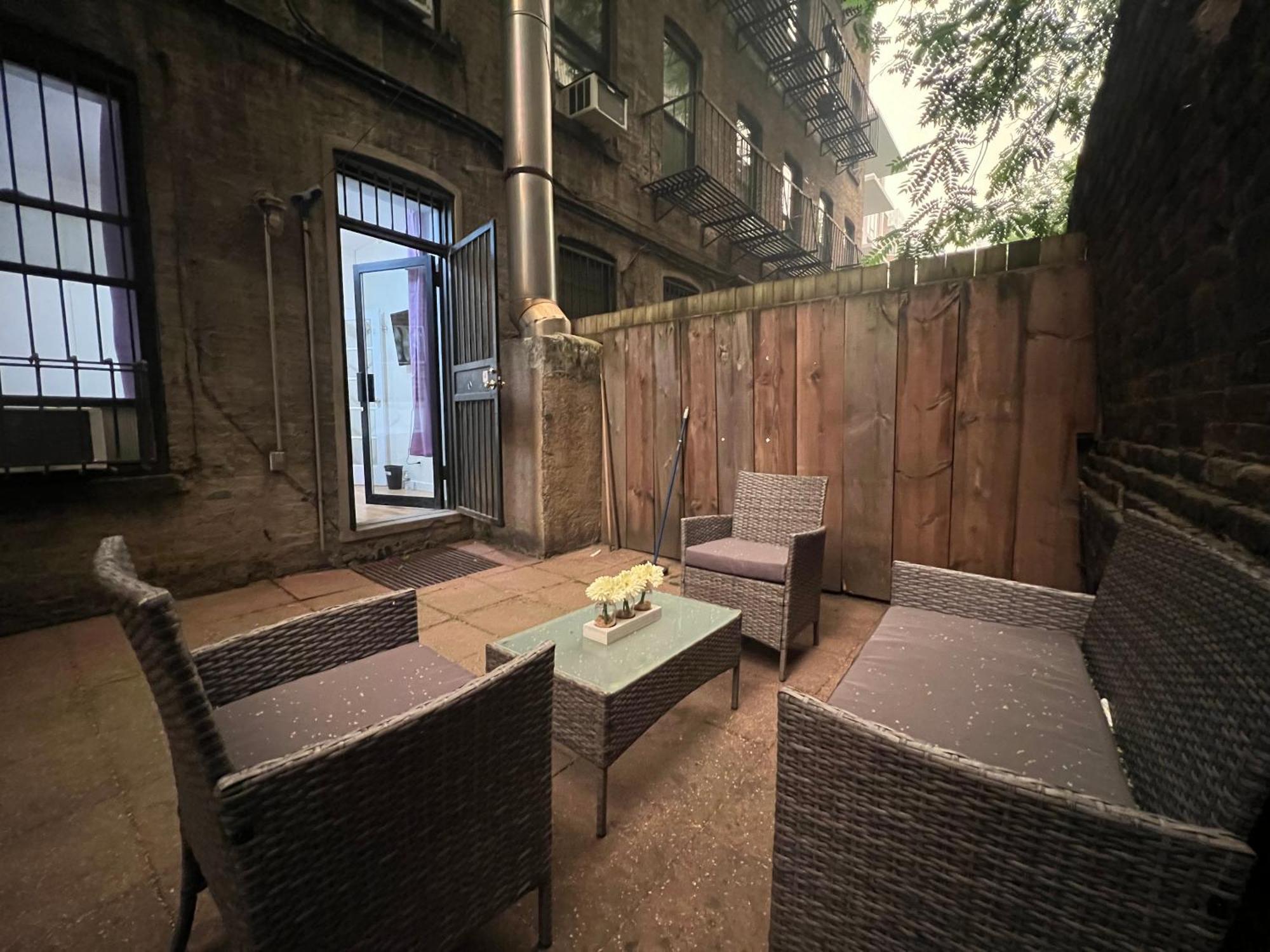 The Manhattan Midtown Apartment *