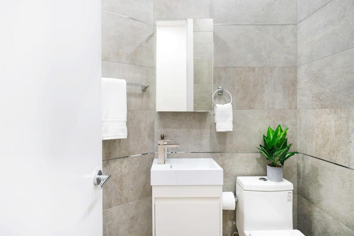 48-1fw Newly Renovated 2br In Midtown West Appartement New York