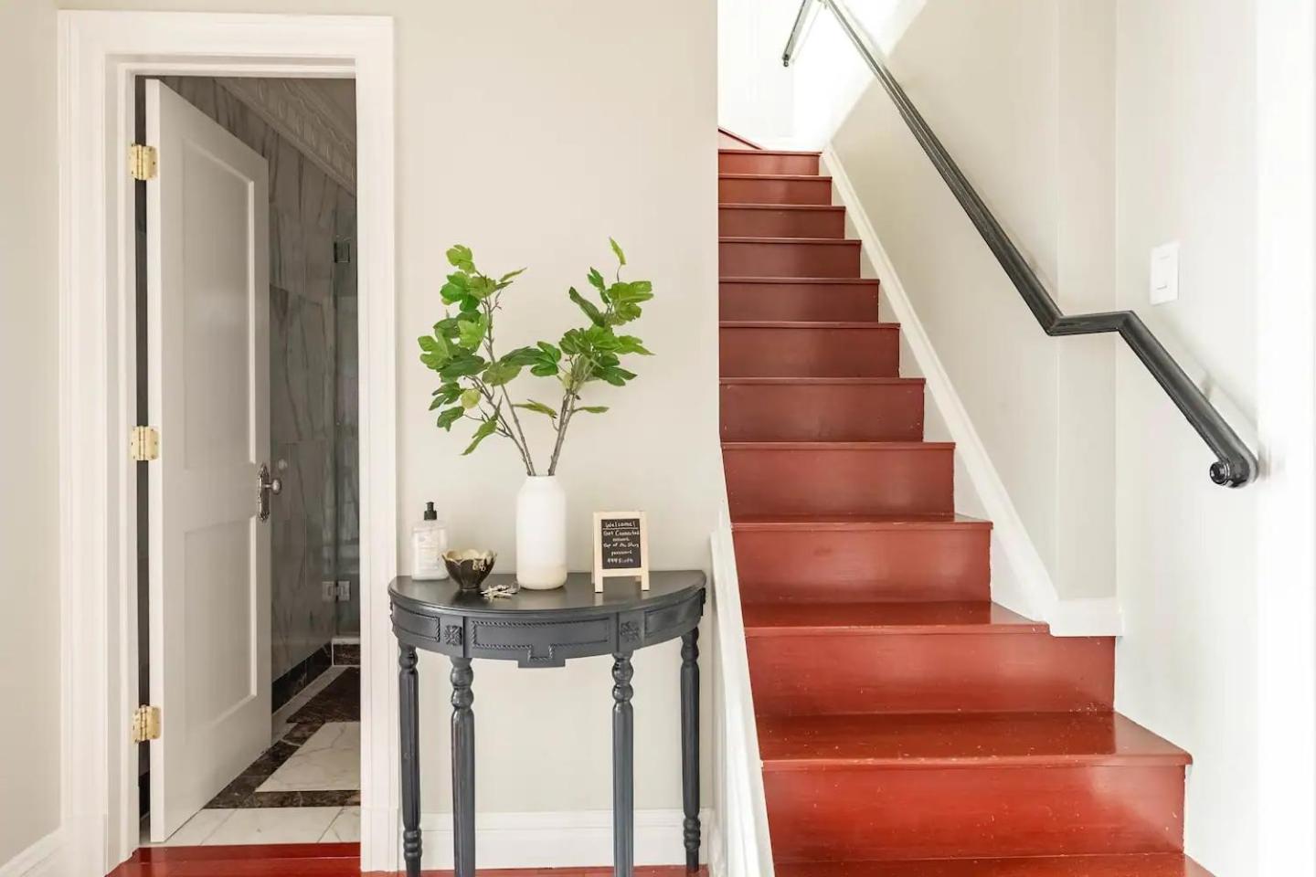 Lofty & Bright Greenwich Getaway W Private Rooftop