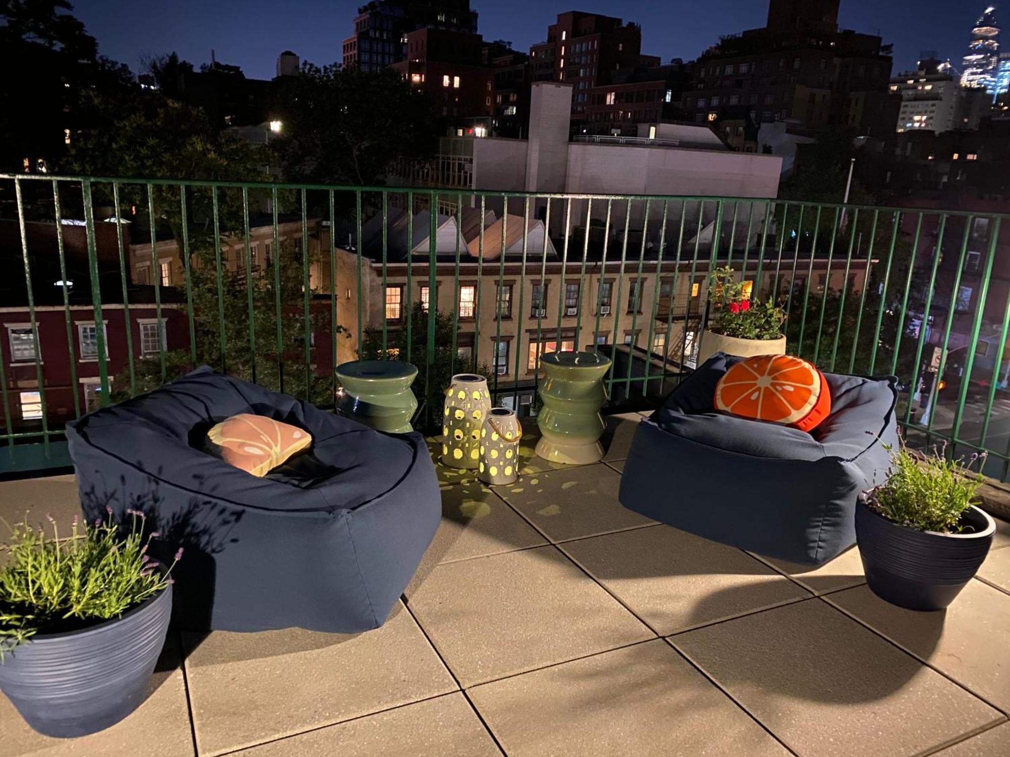 Lofty & Bright Greenwich Getaway W Private Rooftop Apartment