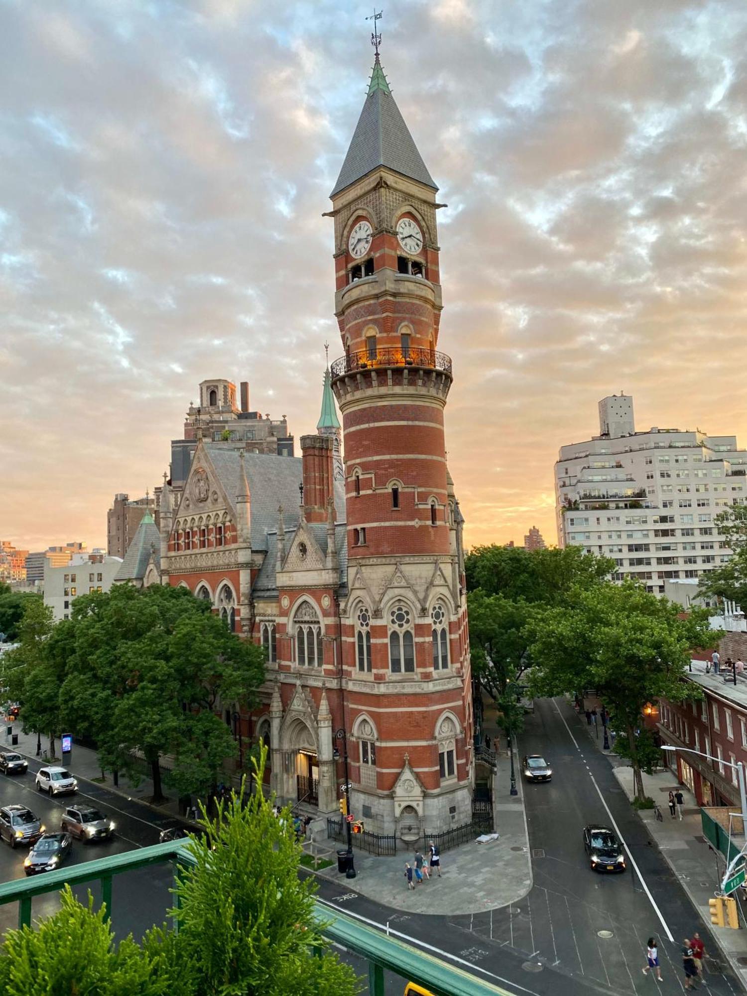 Apartment Lofty & Bright Greenwich Getaway W Private Rooftop New York