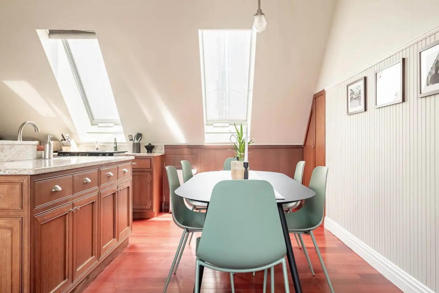 Apartment Lofty & Bright Greenwich Getaway W Private Rooftop