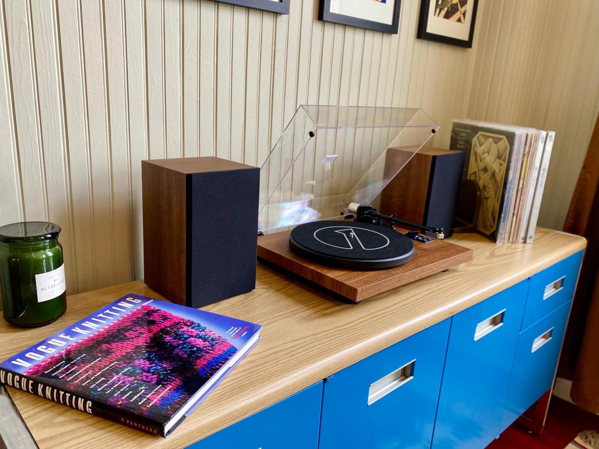 Lofty & Bright Greenwich Getaway W Private Rooftop *