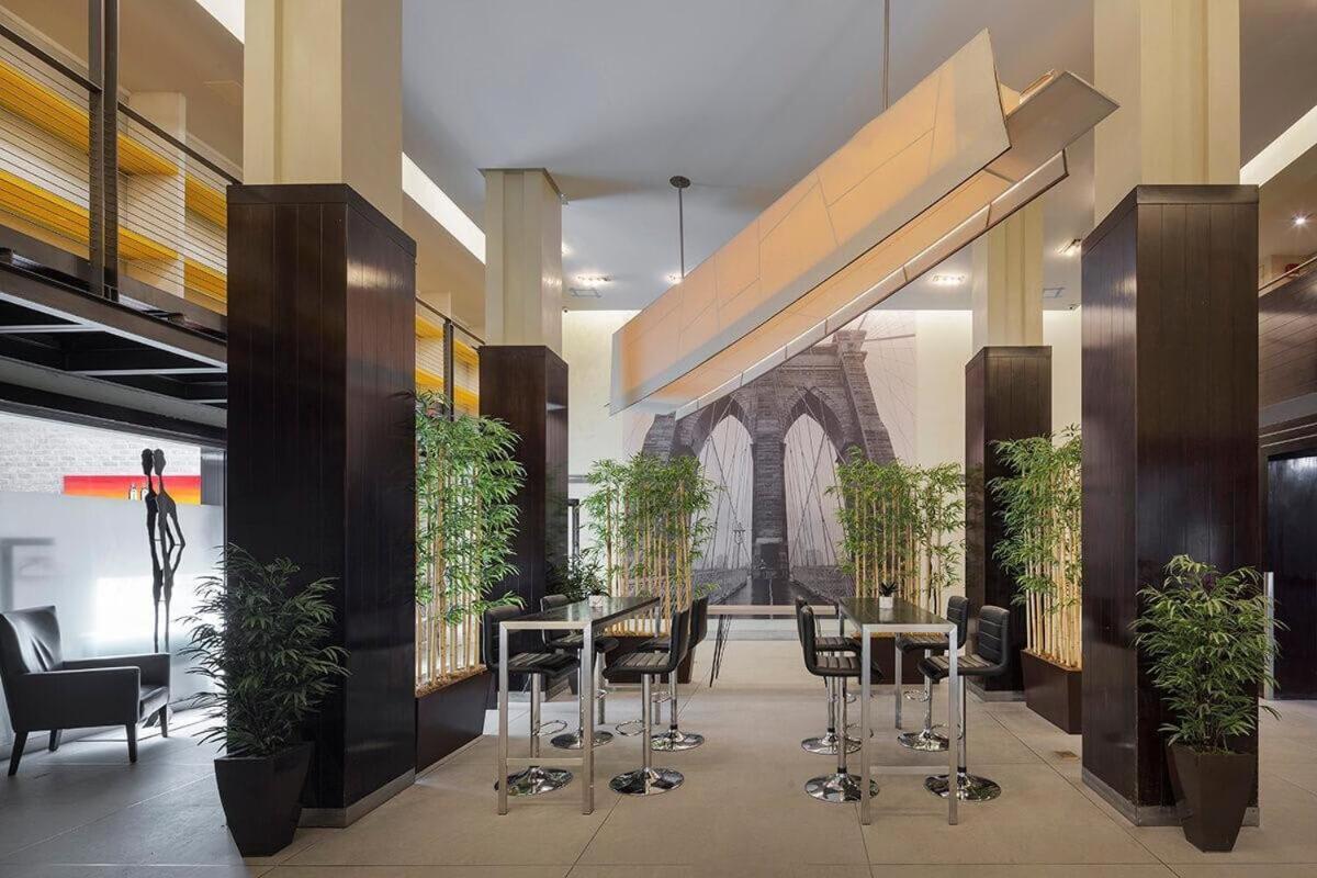 73-1509 New Uws Doorman Gym * New York