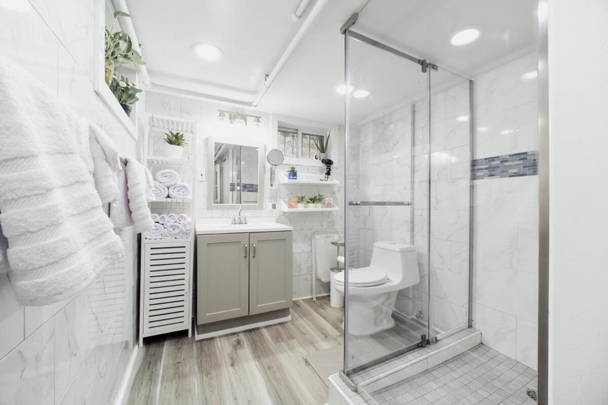 Apartment 3br Private Near Lga, Jfk, Manhattan, Northern Blvd New York