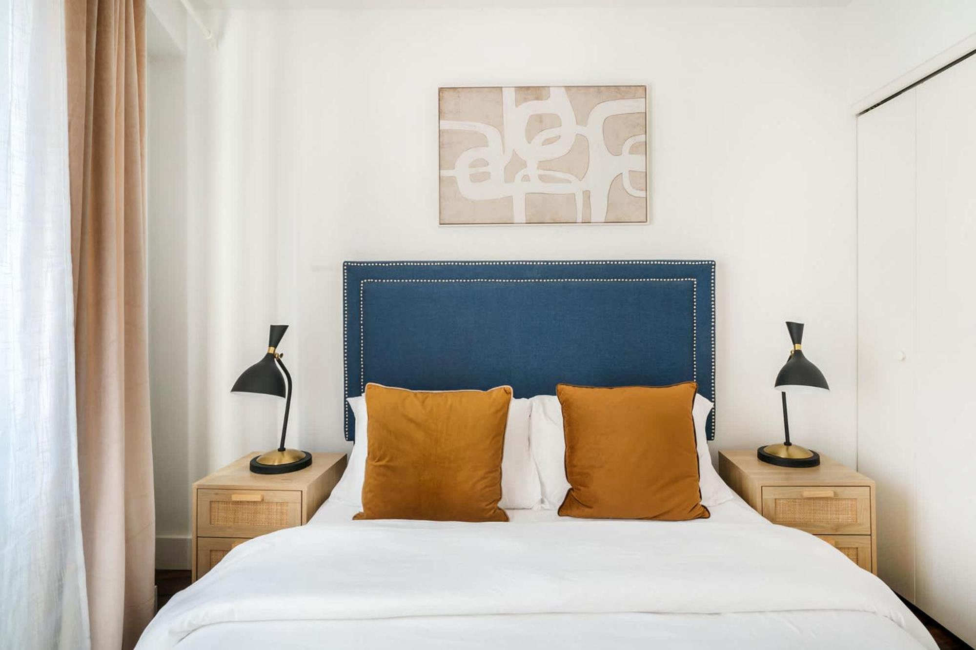 Apartment 809-4a Columbus Circle New Bldg 1br W D