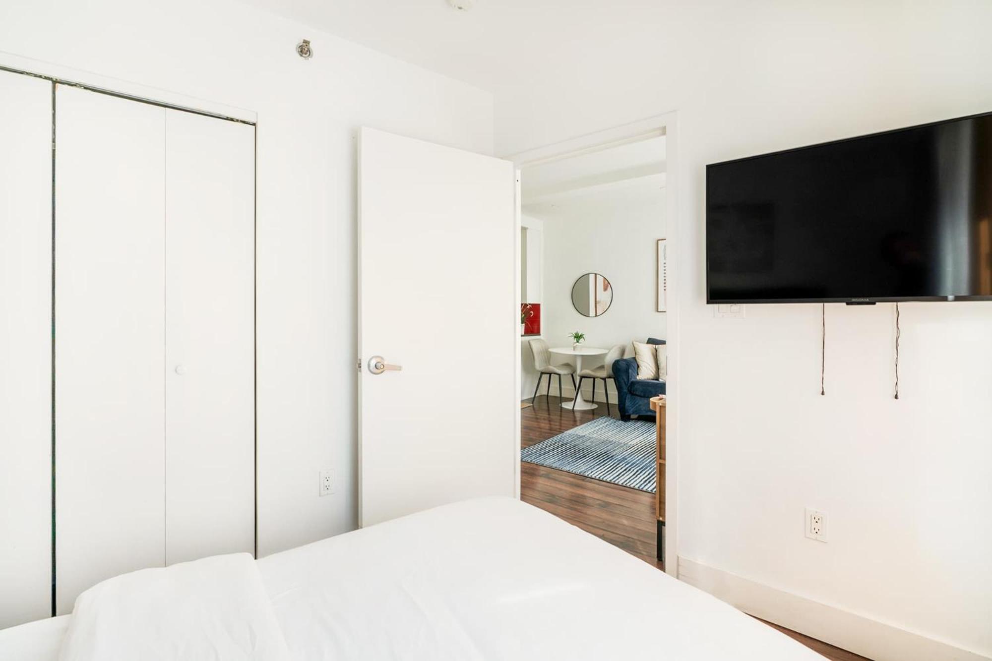 Apartment 809-4a Columbus Circle New Bldg 1br W D New York