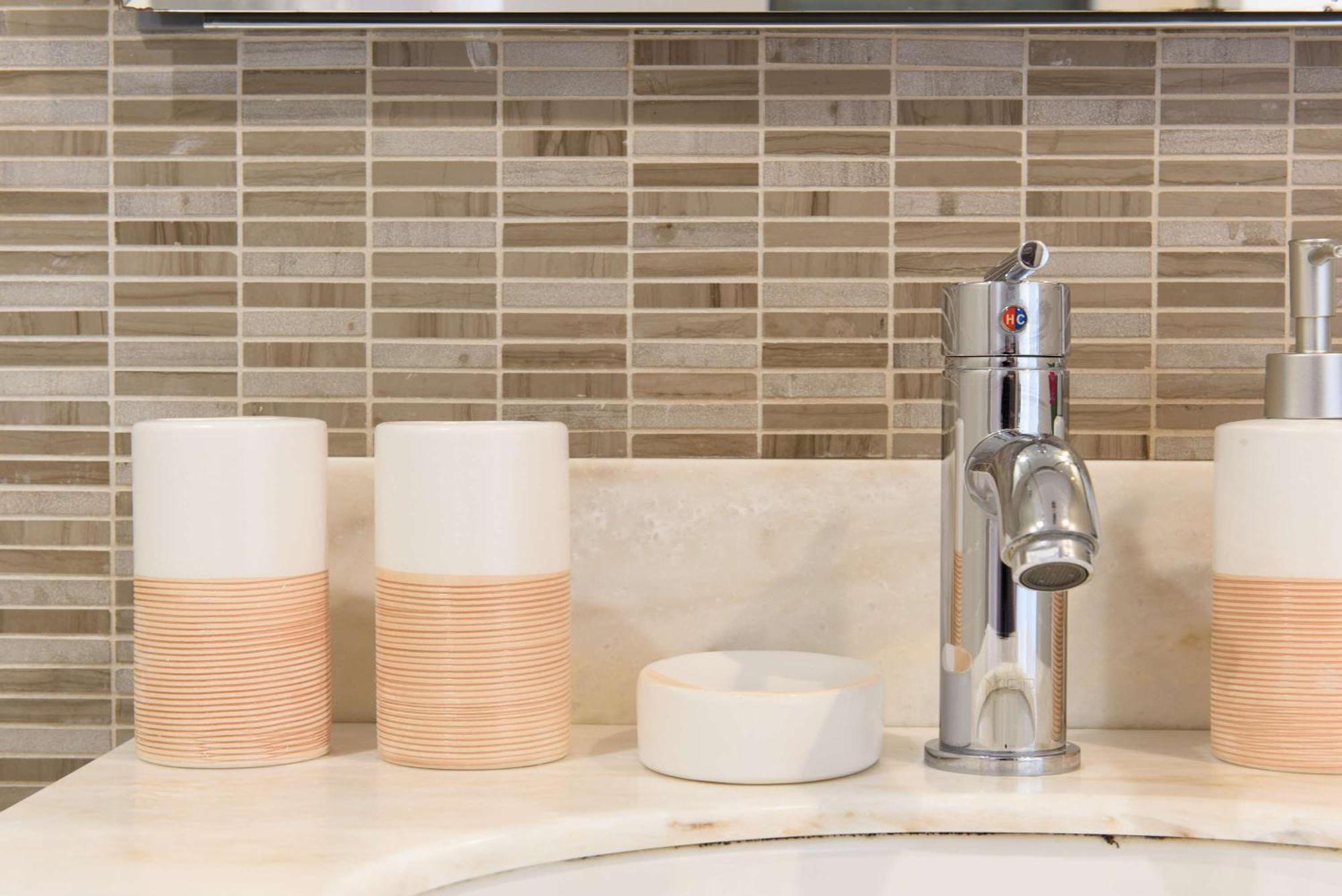 809-4a Columbus Circle New Bldg 1br W D