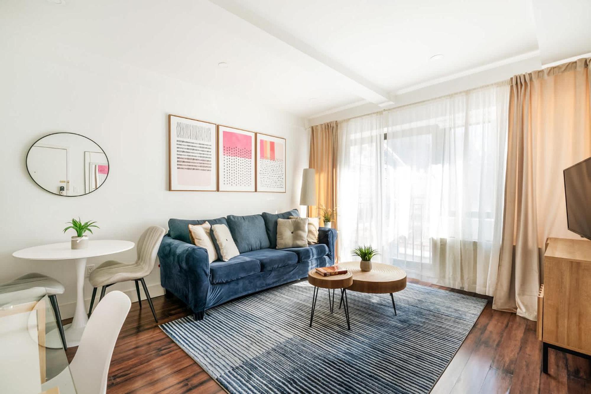 Apartment 809-4a Columbus Circle New Bldg 1br W D *