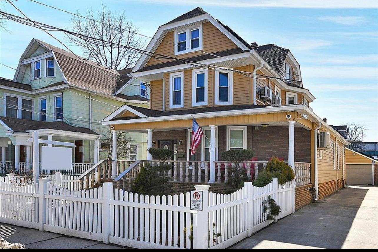 Séjour chez l'habitant Modern & Cozy In Queens Near Train Station And Buses