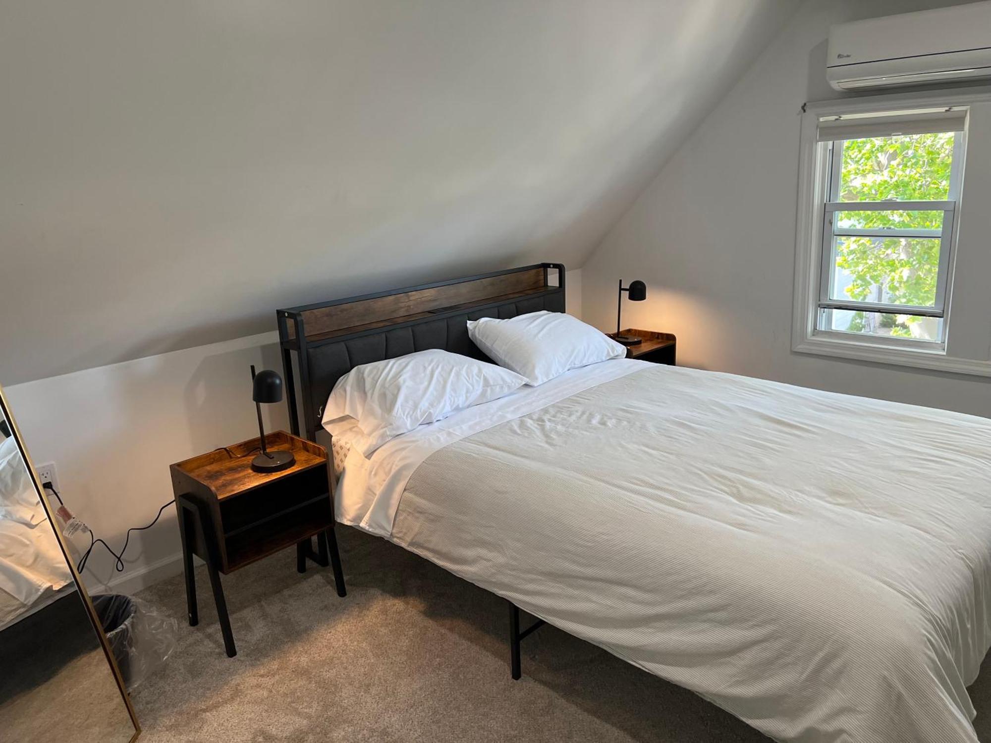 Séjour chez l'habitant Modern & Cozy In Queens Near Train Station And Buses *