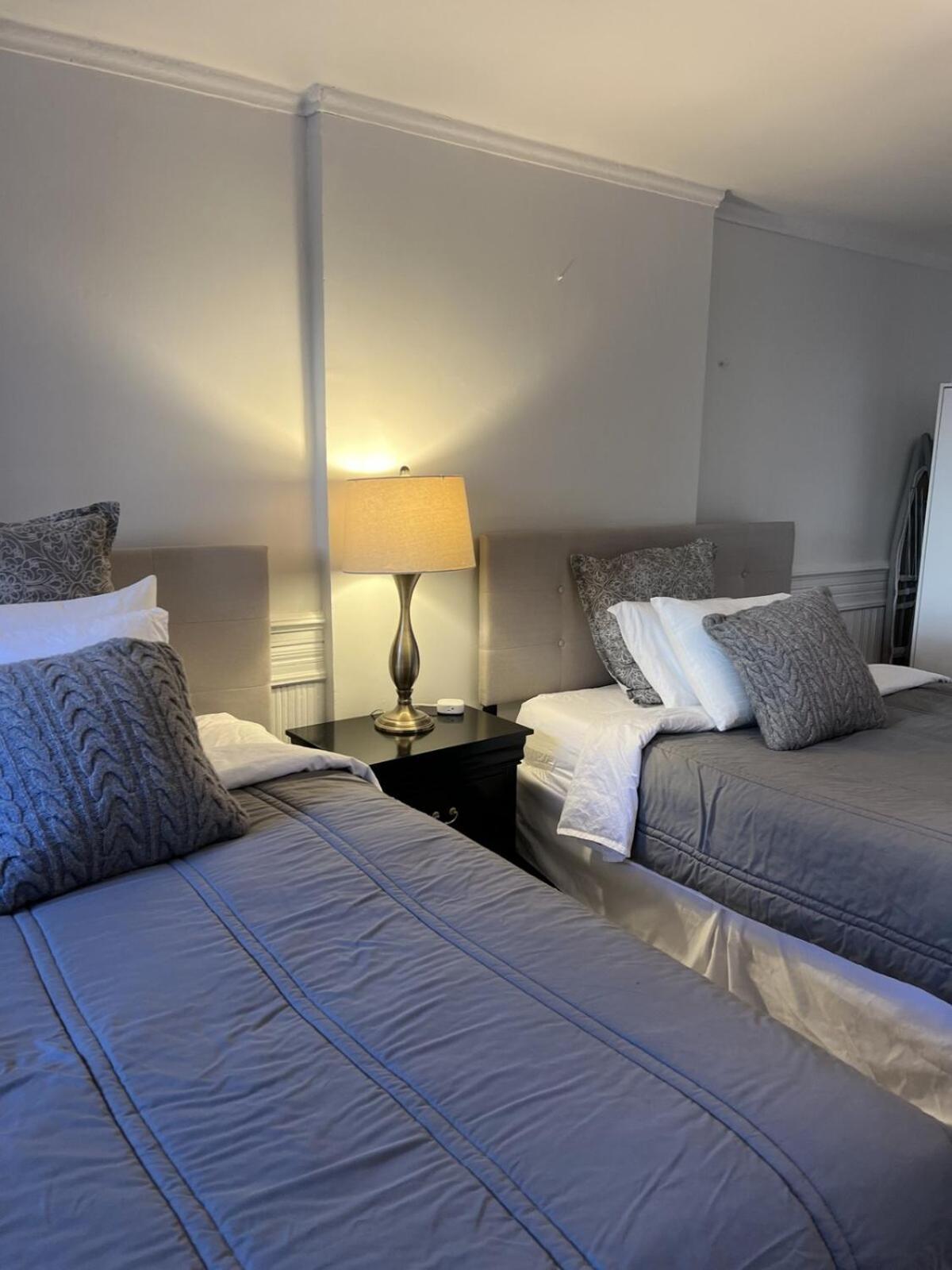 Guest house Share Historic Brownstone With The Host! *