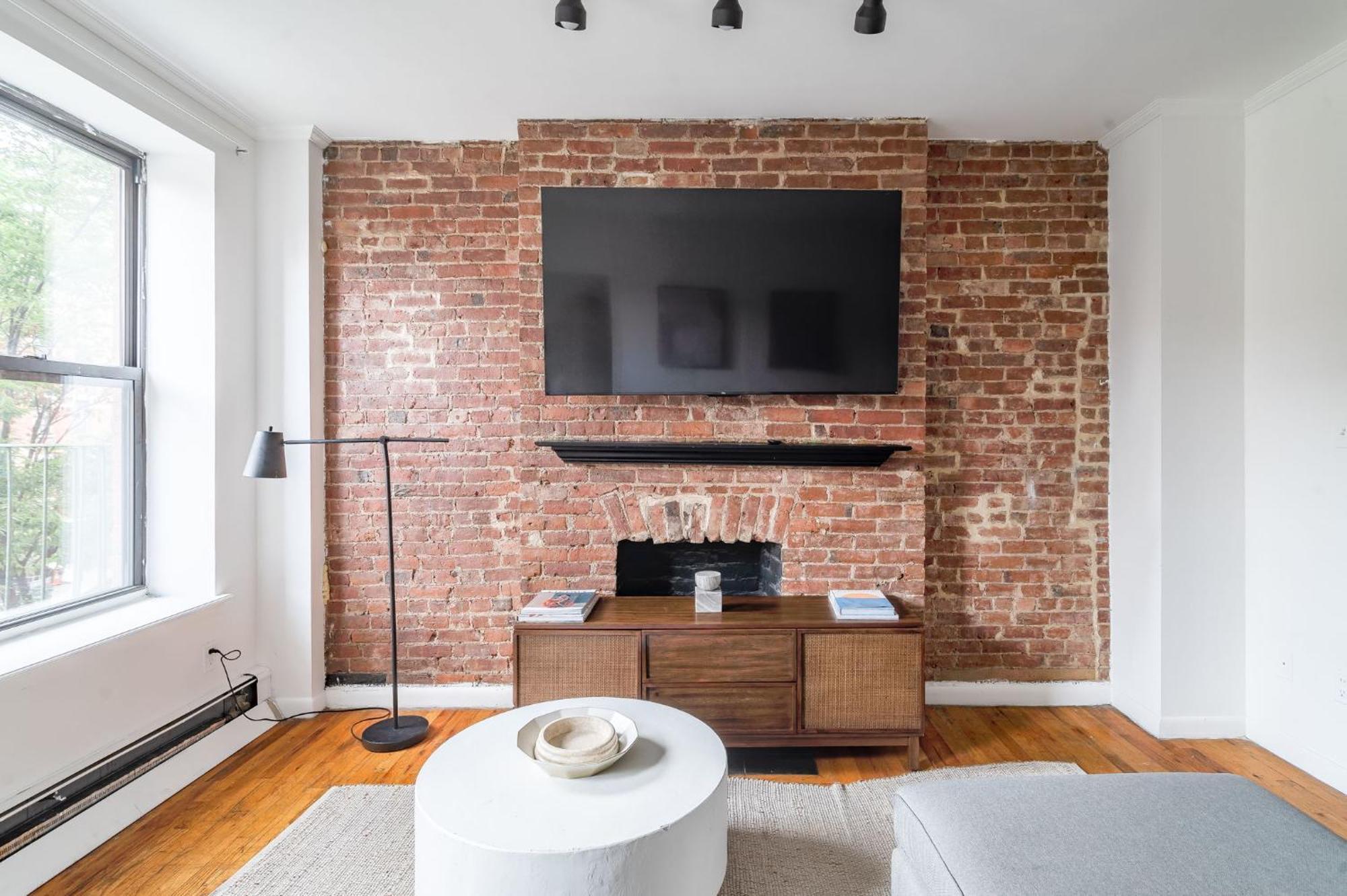 Apartment Wonderful 3bedroom 1bath Haven In Hells Kitchen Just Steps From Times Square *