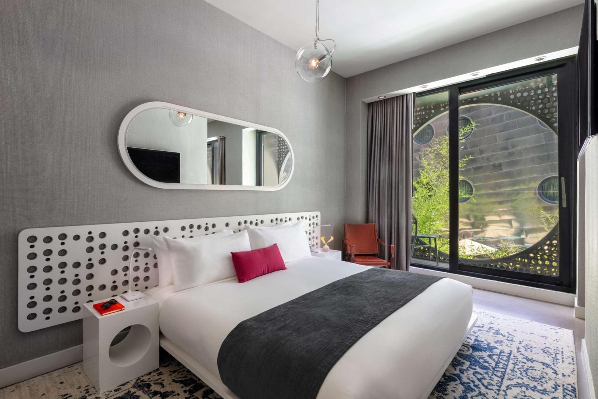 Dream Downtown, By Hyatt 4*