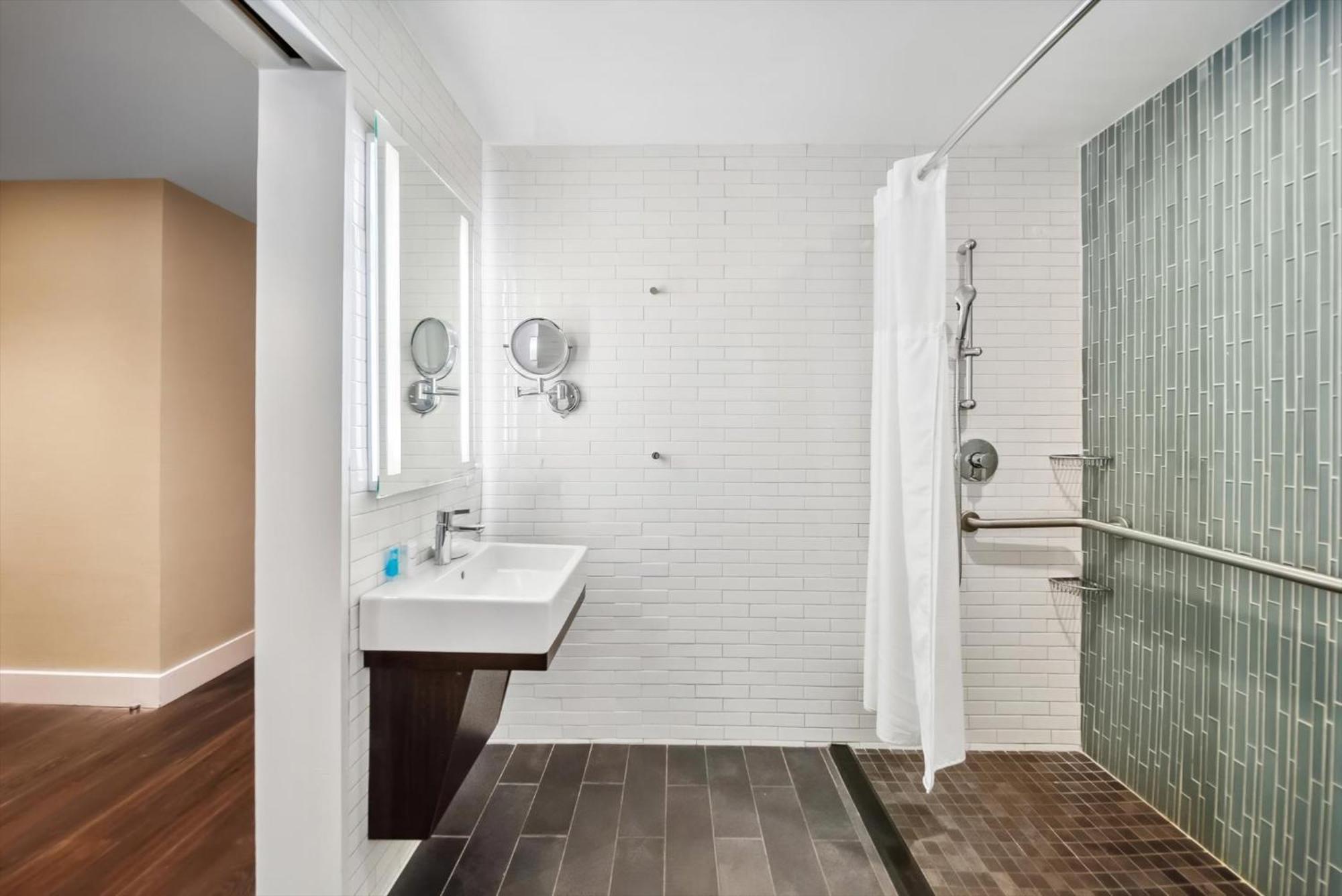 Hotel Lexington Plaza