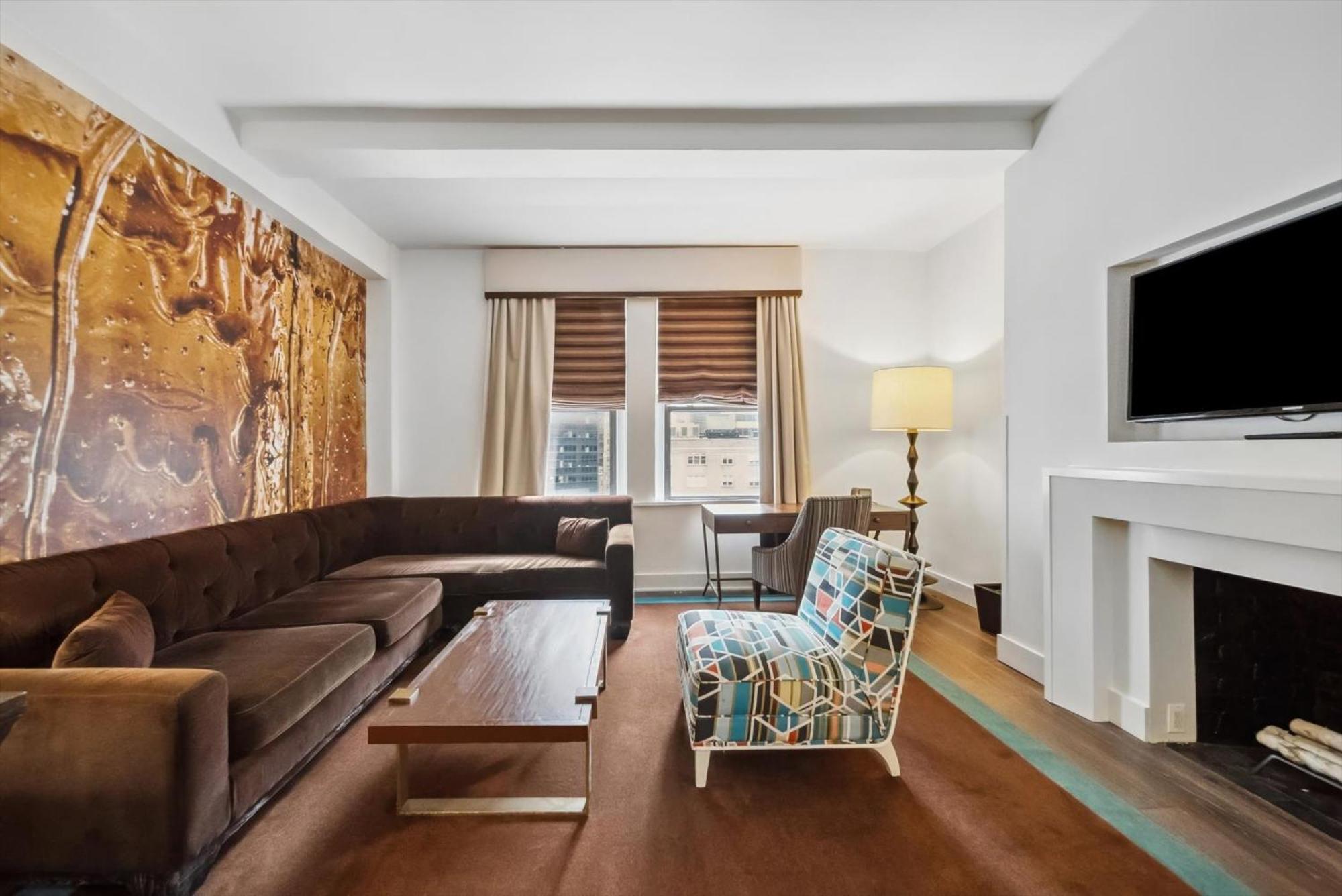 Lexington Plaza Hotel 4*