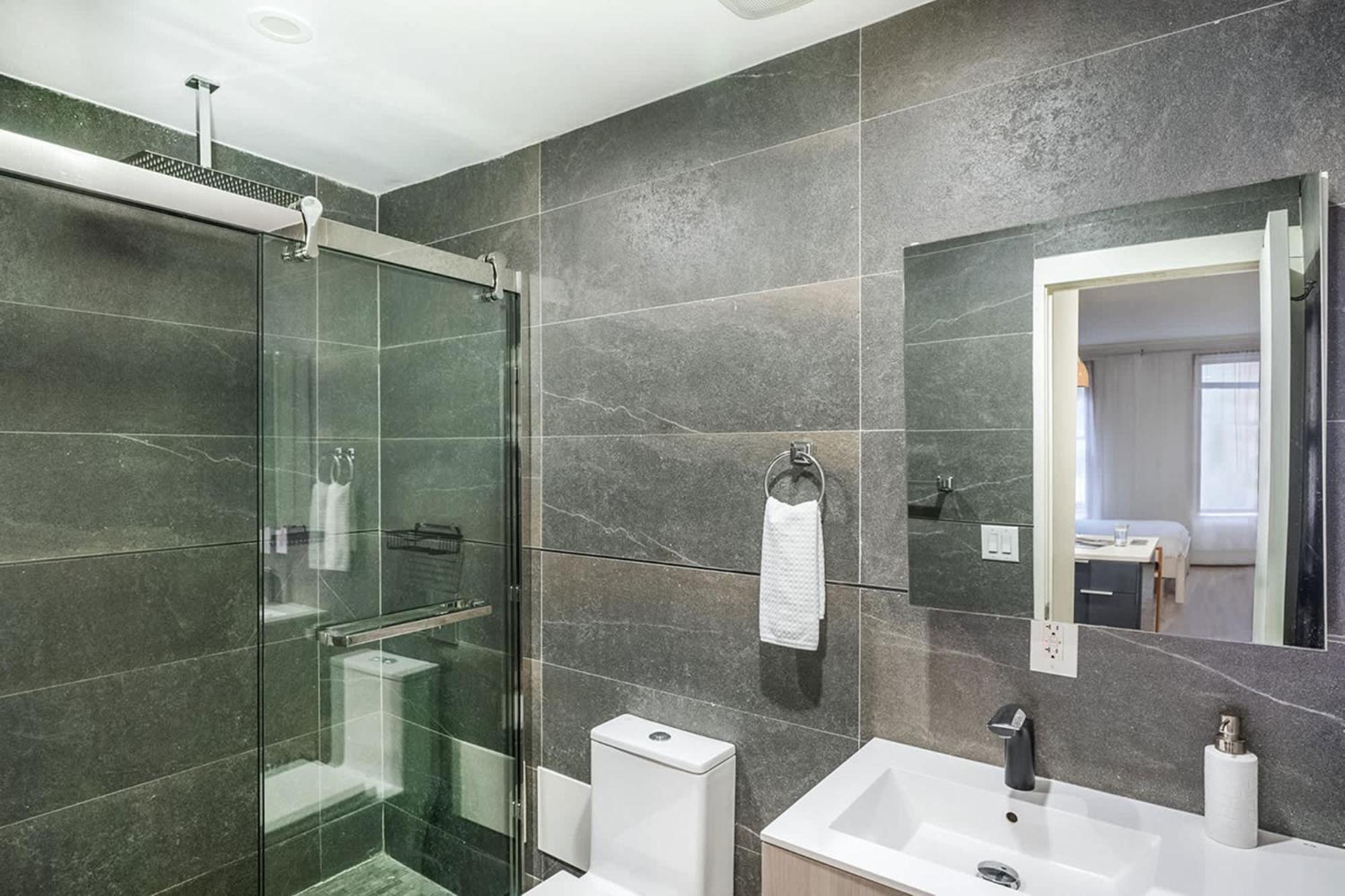 1597-2 Luxury Upper East Side W&d New York