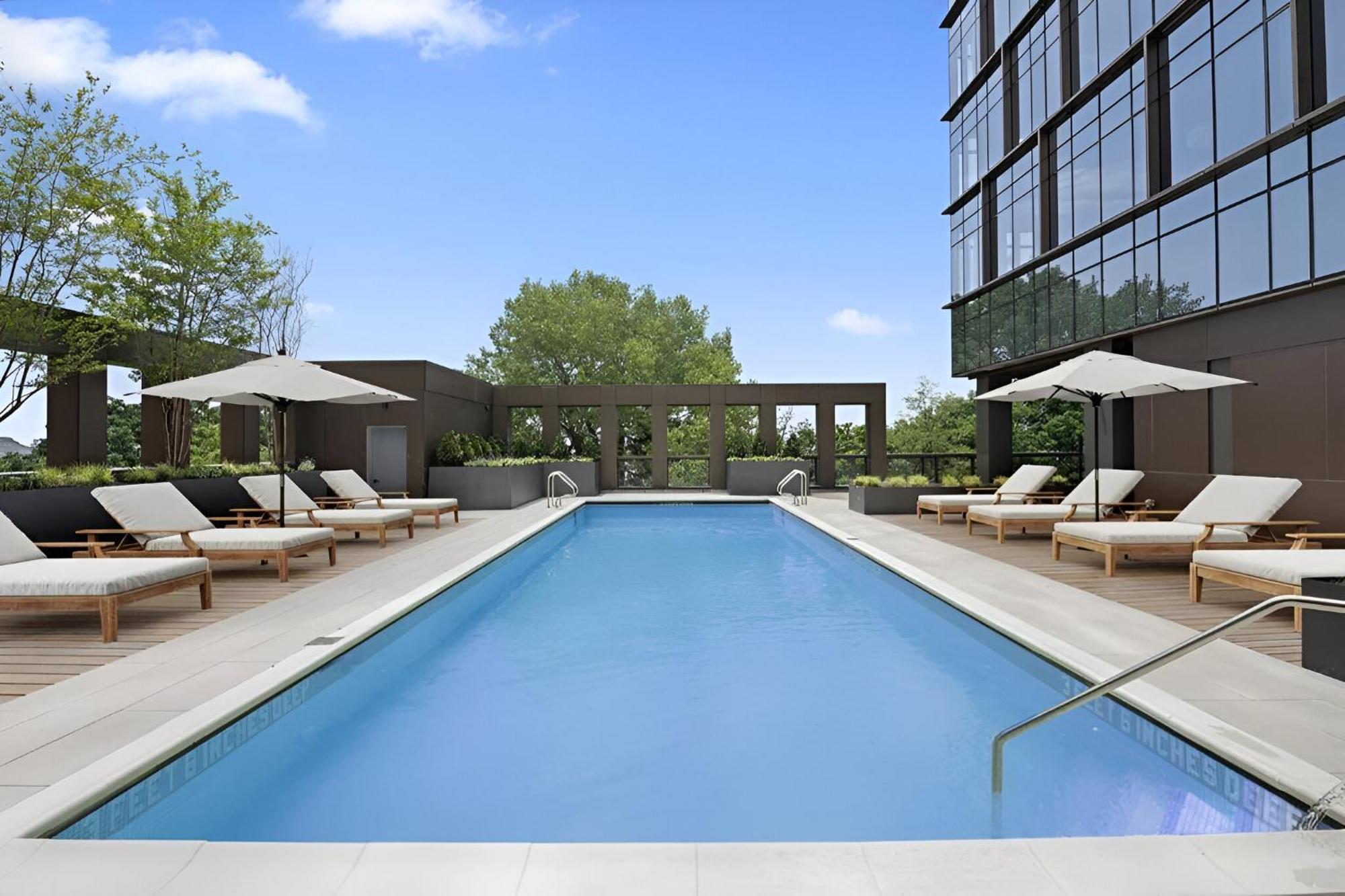 Appartement Posh With Luxe Amenities In Prime Location! *