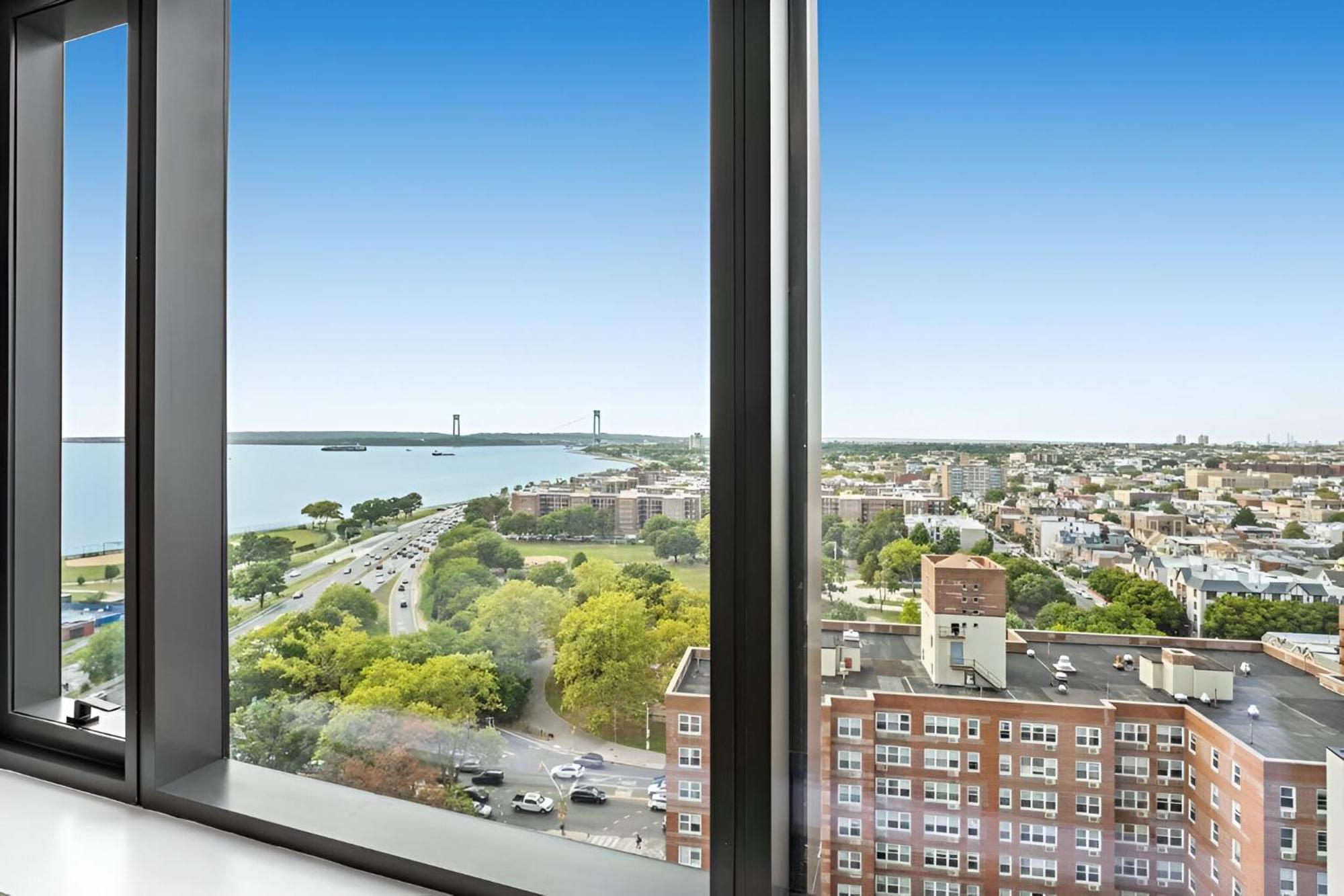 Appartement Posh With Luxe Amenities In Prime Location!