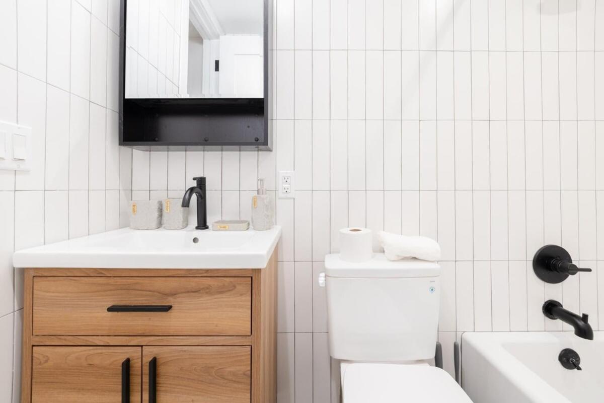 323-1 Spacious 2br Williamsburg *