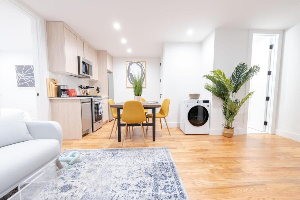 323-1 Spacious 2br Williamsburg Apartment