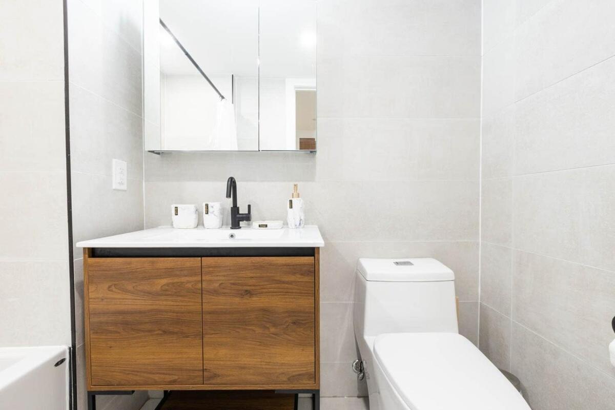 202 New 1br In Prime Greenpoint New York