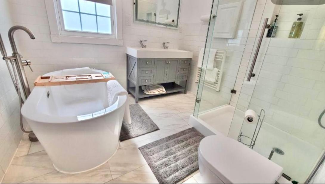 Gorgeous Victorian House!! Entire In Sam's New York