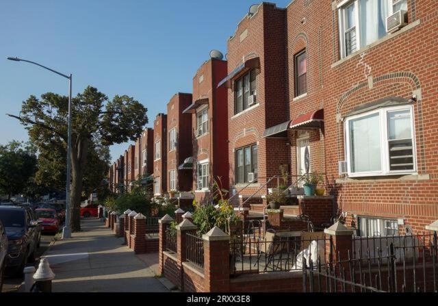 Men House Jfk Airport