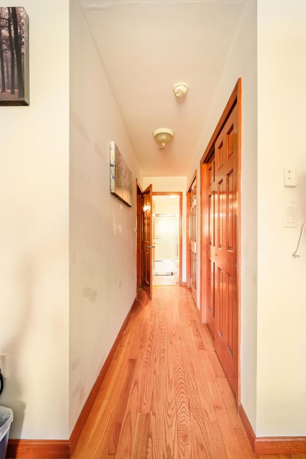 Large Private & Private Bathroom, Laguardia Airport 10min Homestay