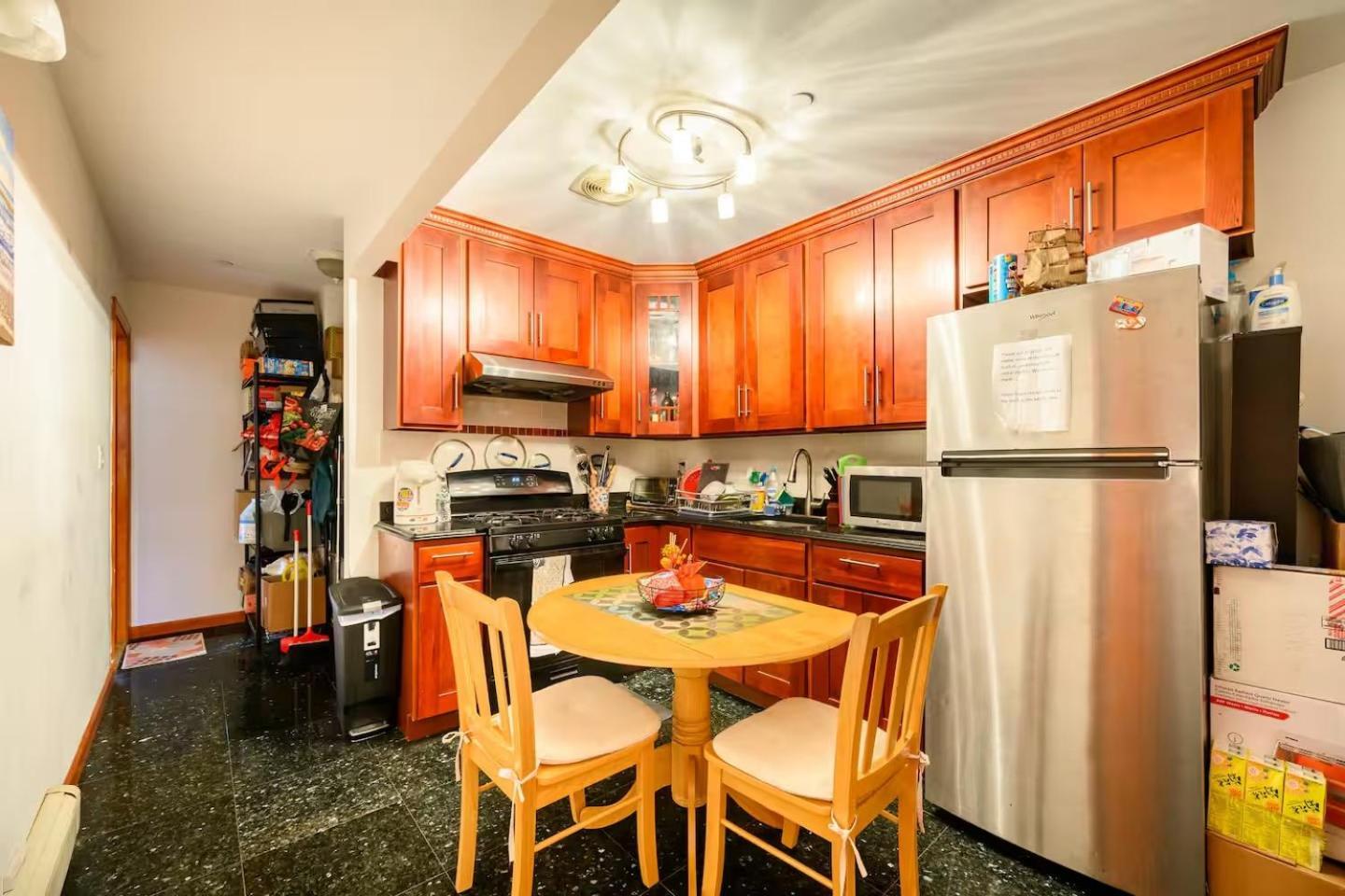 Large Private & Private Bathroom, Laguardia Airport 10min *