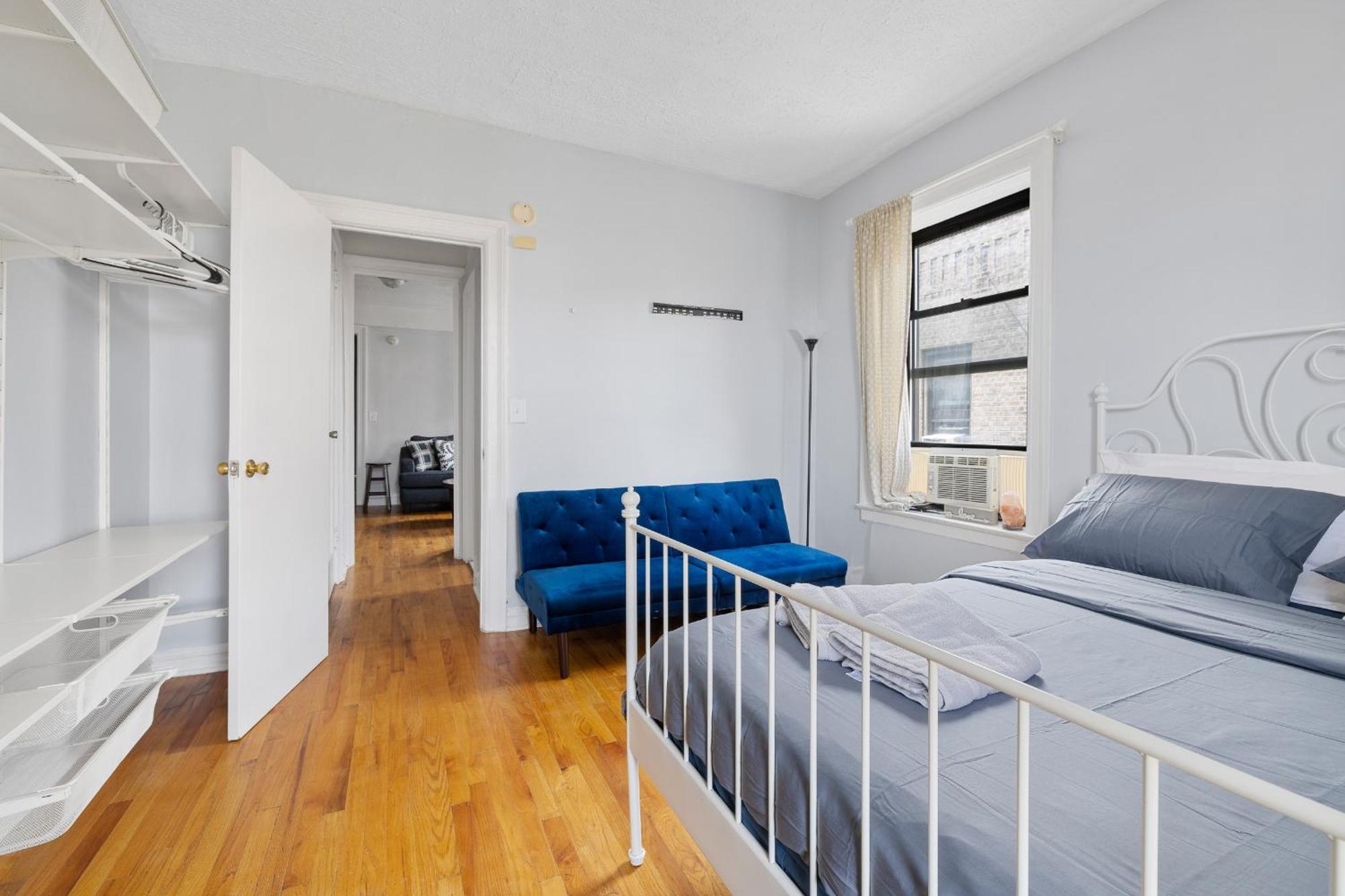 Live In Upper Manhattan On Budget Apartment *