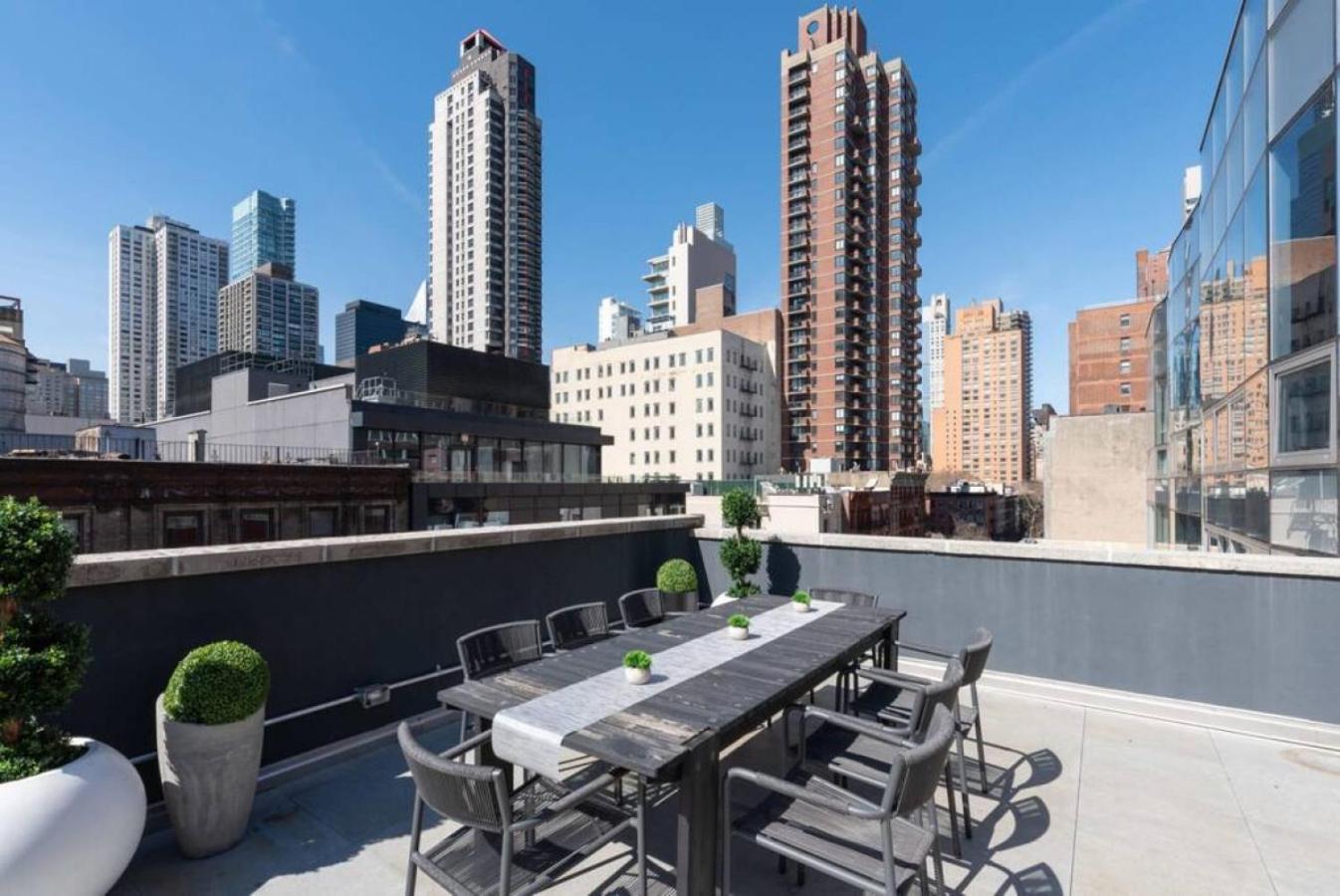 3br Penthouse With Massive Private Rooftop Appartement *