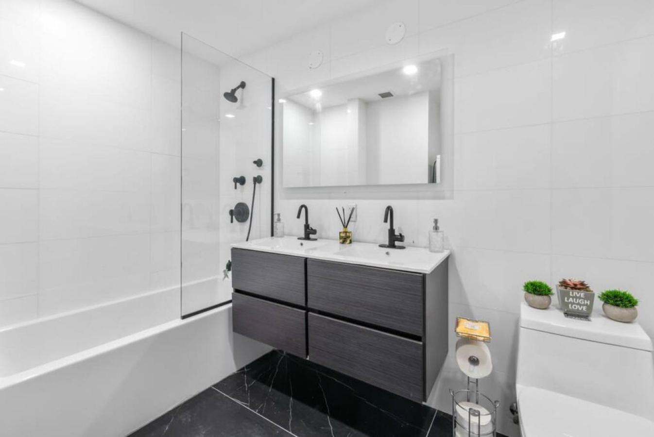 Appartement 3br Penthouse With Massive Private Rooftop *