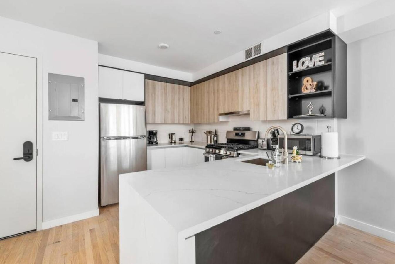 3br Penthouse With Massive Private Rooftop Appartement