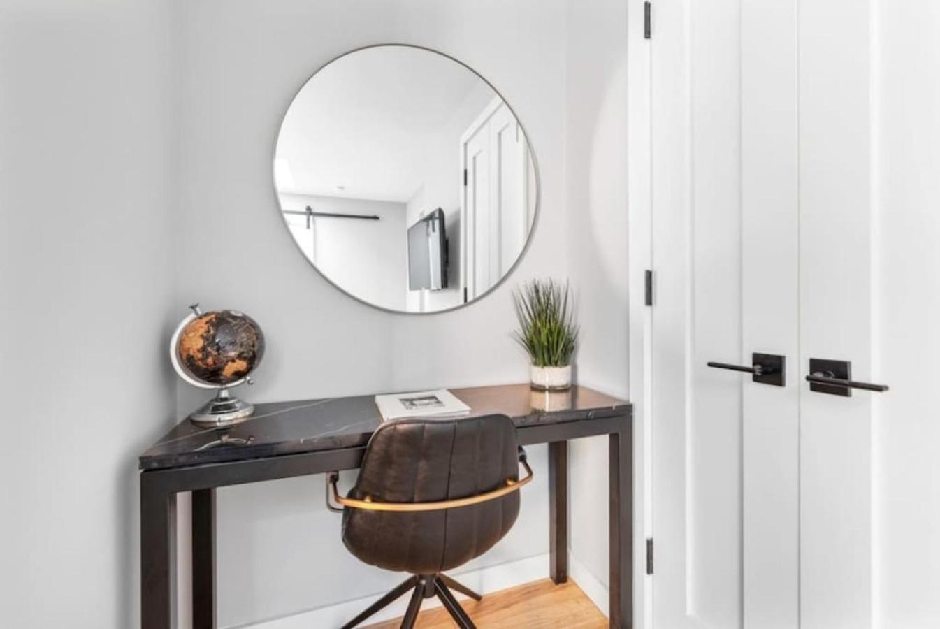 3br Penthouse With Massive Private Rooftop Apartment