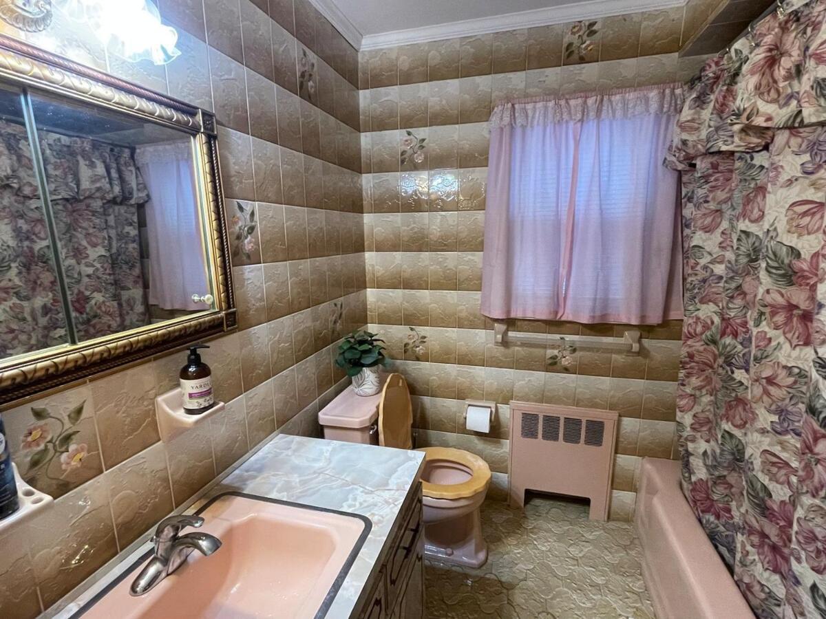 Luxury Three Bedroom In A Private House New York