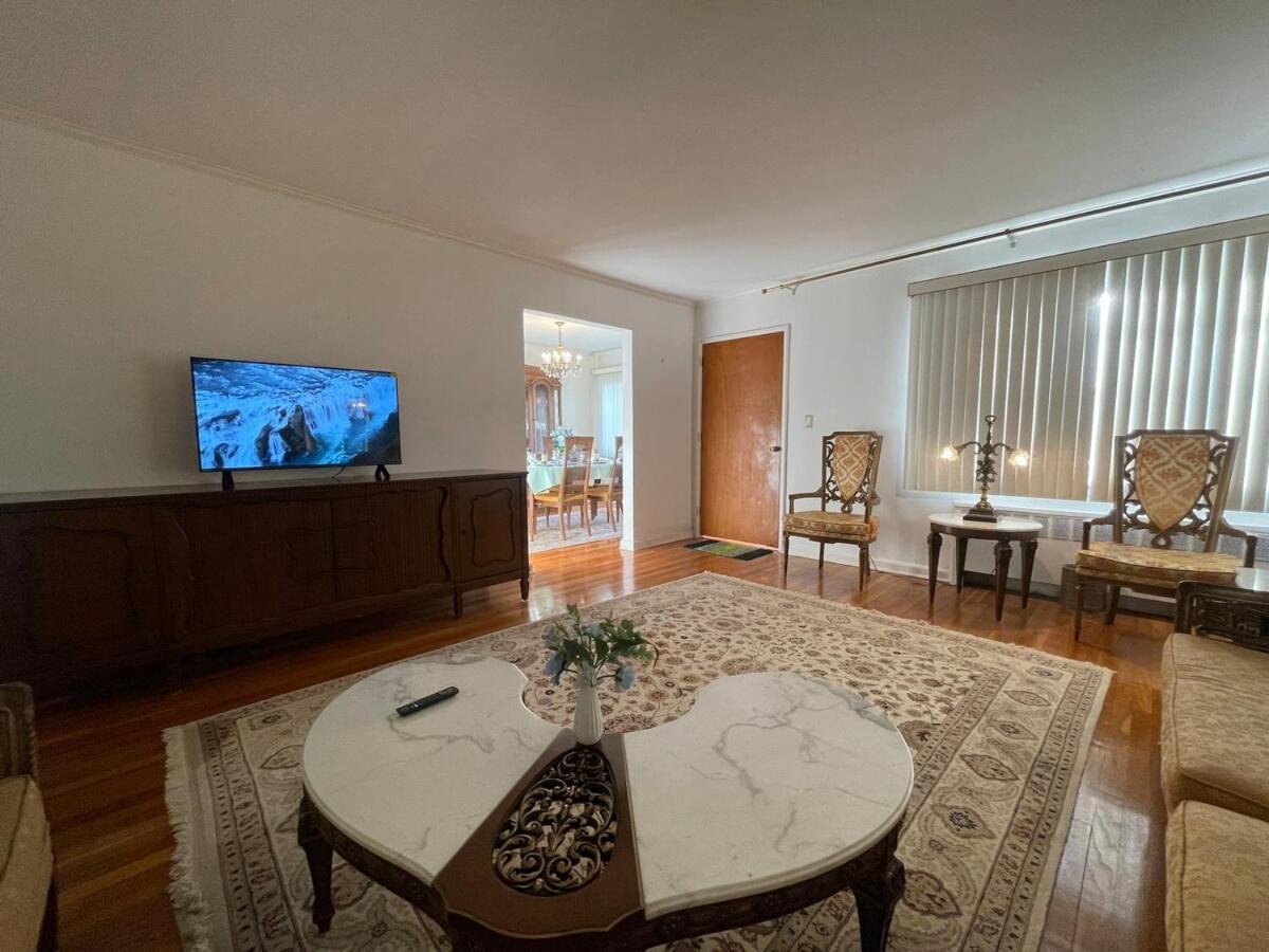 Luxury Three Bedroom In A Private House New York